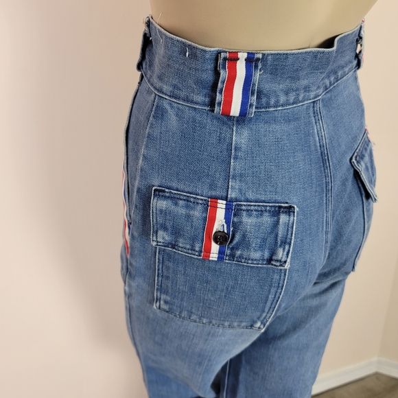 Vintage 1970s wrangler jeans, wide leg/flare. Red, white and blue striped trim - Picture 2 of 16